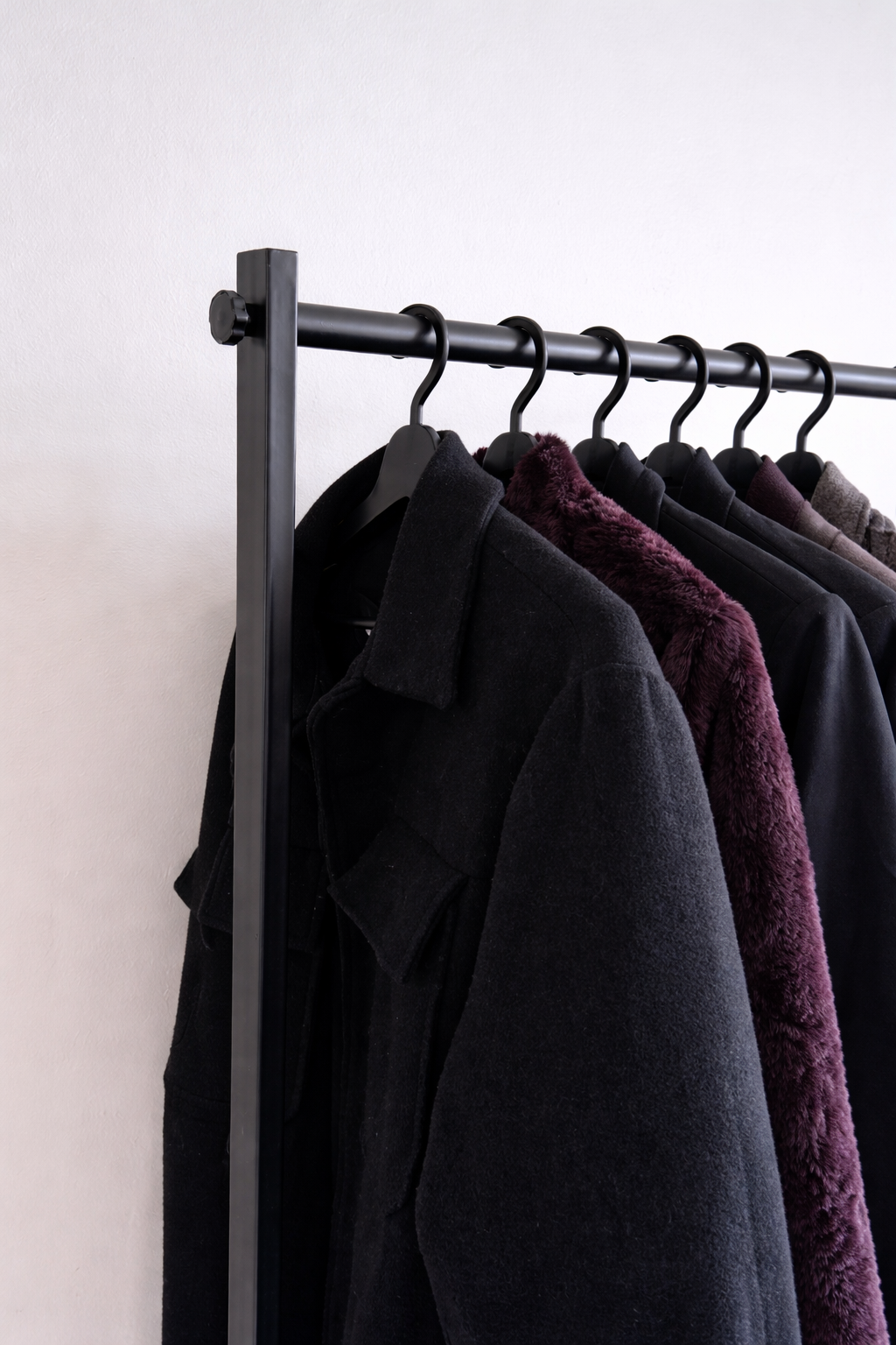  Metal Clothes Stand, Easy Assembly , Space-Saving Organizer for Home, Bedroom & Laundry Room,  Wheel casters for portability