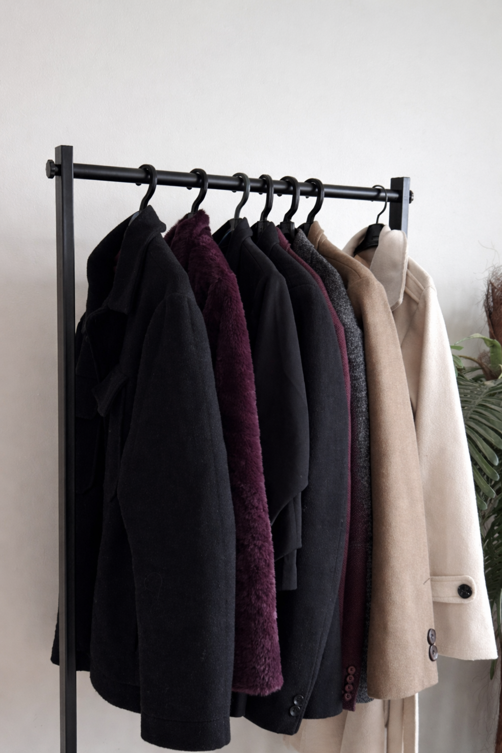  Metal Clothes Stand, Easy Assembly , Space-Saving Organizer for Home, Bedroom & Laundry Room,  Wheel casters for portability